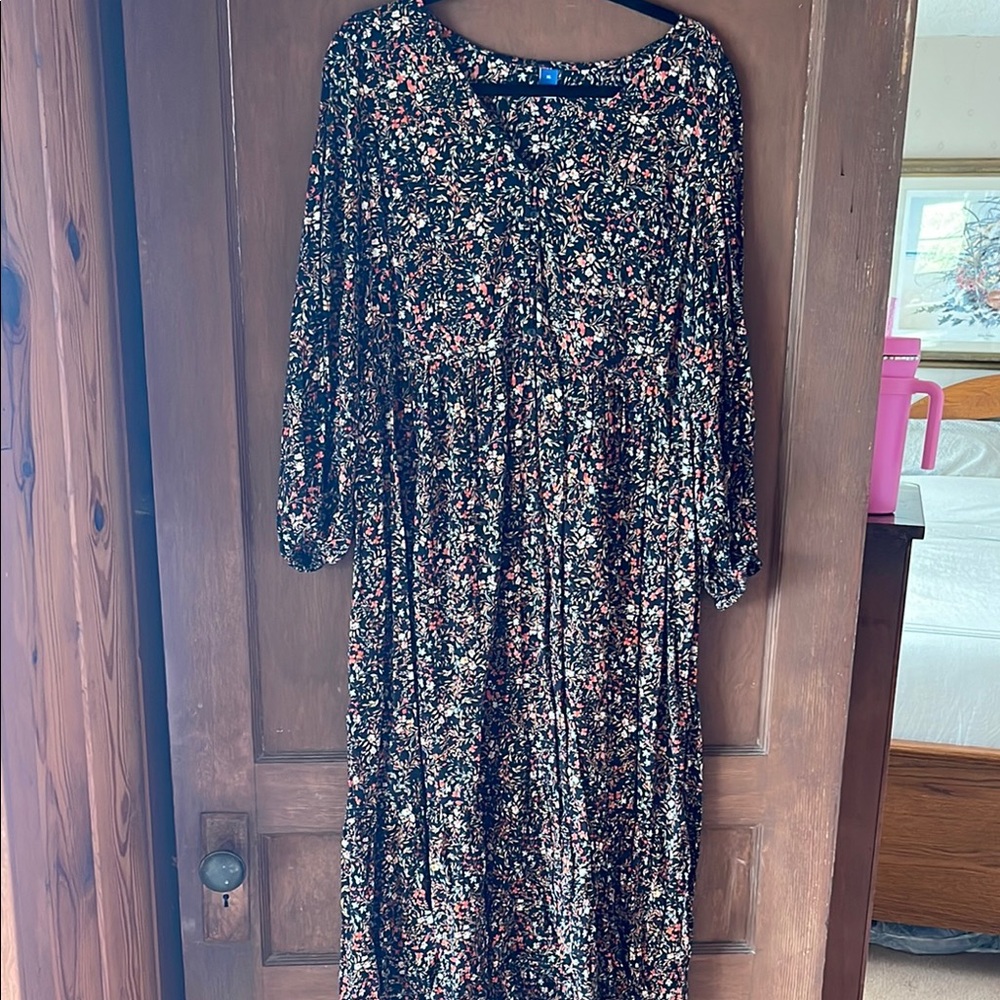 Old Navy Black and Blue Casual Sundress with Bishop Sleeves